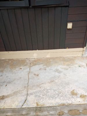Flood Water Line
Flood Water Line Front Window 02032023
Keywords: Floods