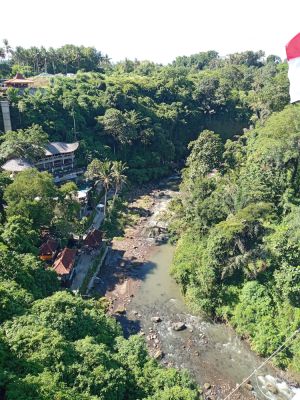 Ubud Glass Bridge
Keywords: Bali:Kuta;Nusa Penida West